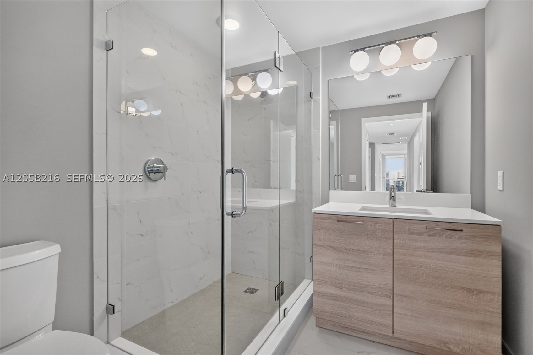 16385 Biscayne Blvd #1215, North Miami Beach FL 33160