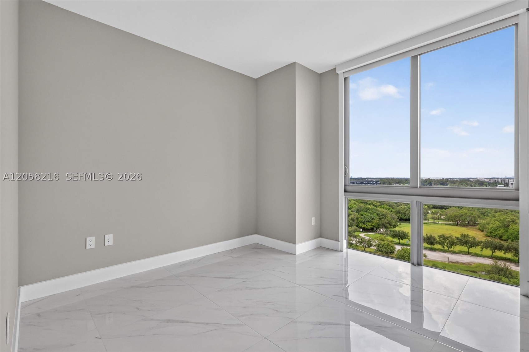 16385 Biscayne Blvd #1215, North Miami Beach FL 33160