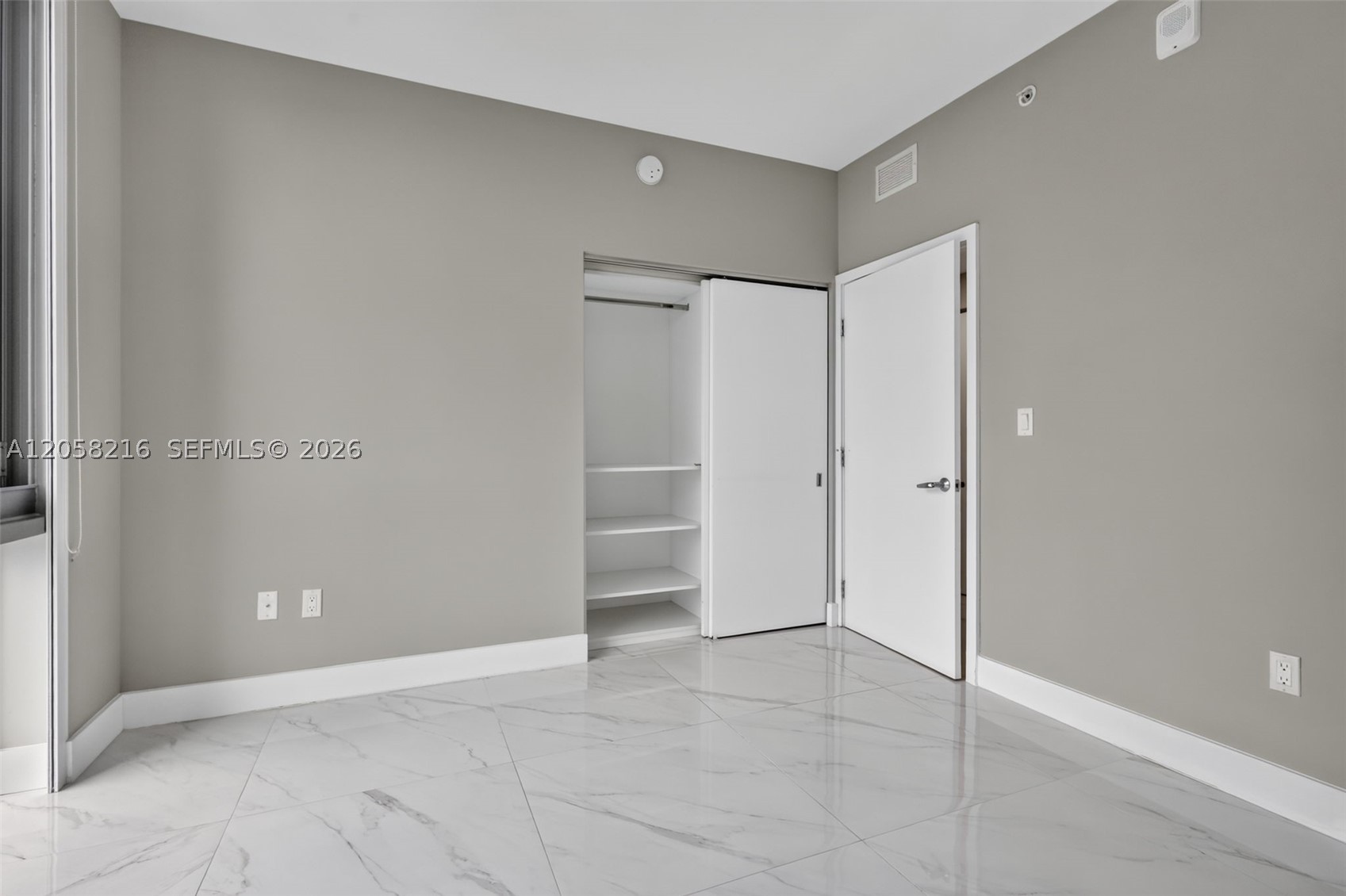 16385 Biscayne Blvd #1215, North Miami Beach FL 33160