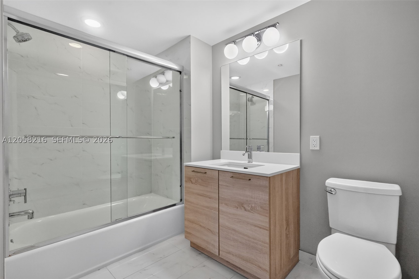 16385 Biscayne Blvd #1215, North Miami Beach FL 33160