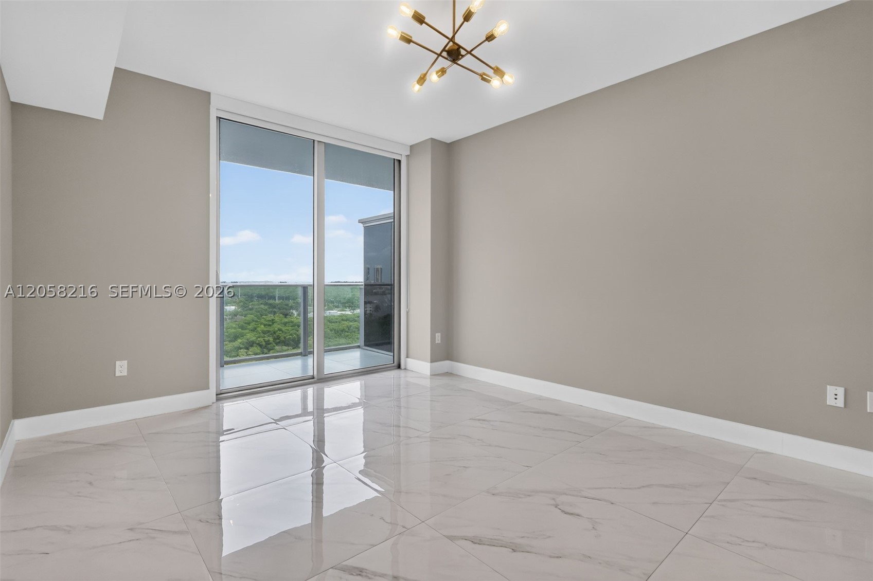 16385 Biscayne Blvd #1215, North Miami Beach FL 33160