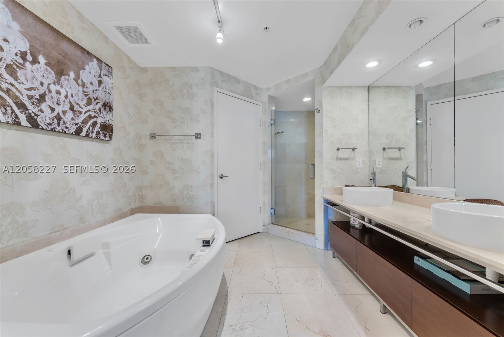 16275 Collins Ave #1604, Sunny Isles Beach FL 33160