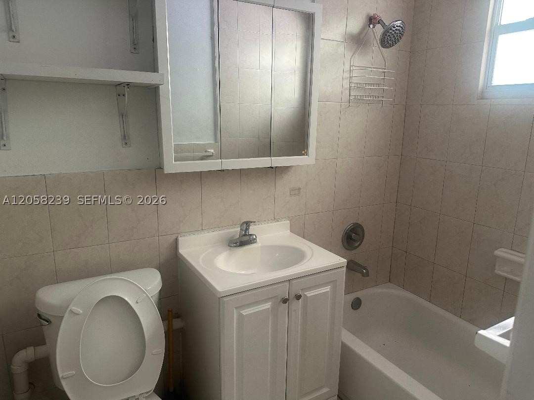 61 NW 24th Ave #RF, Miami FL 33125