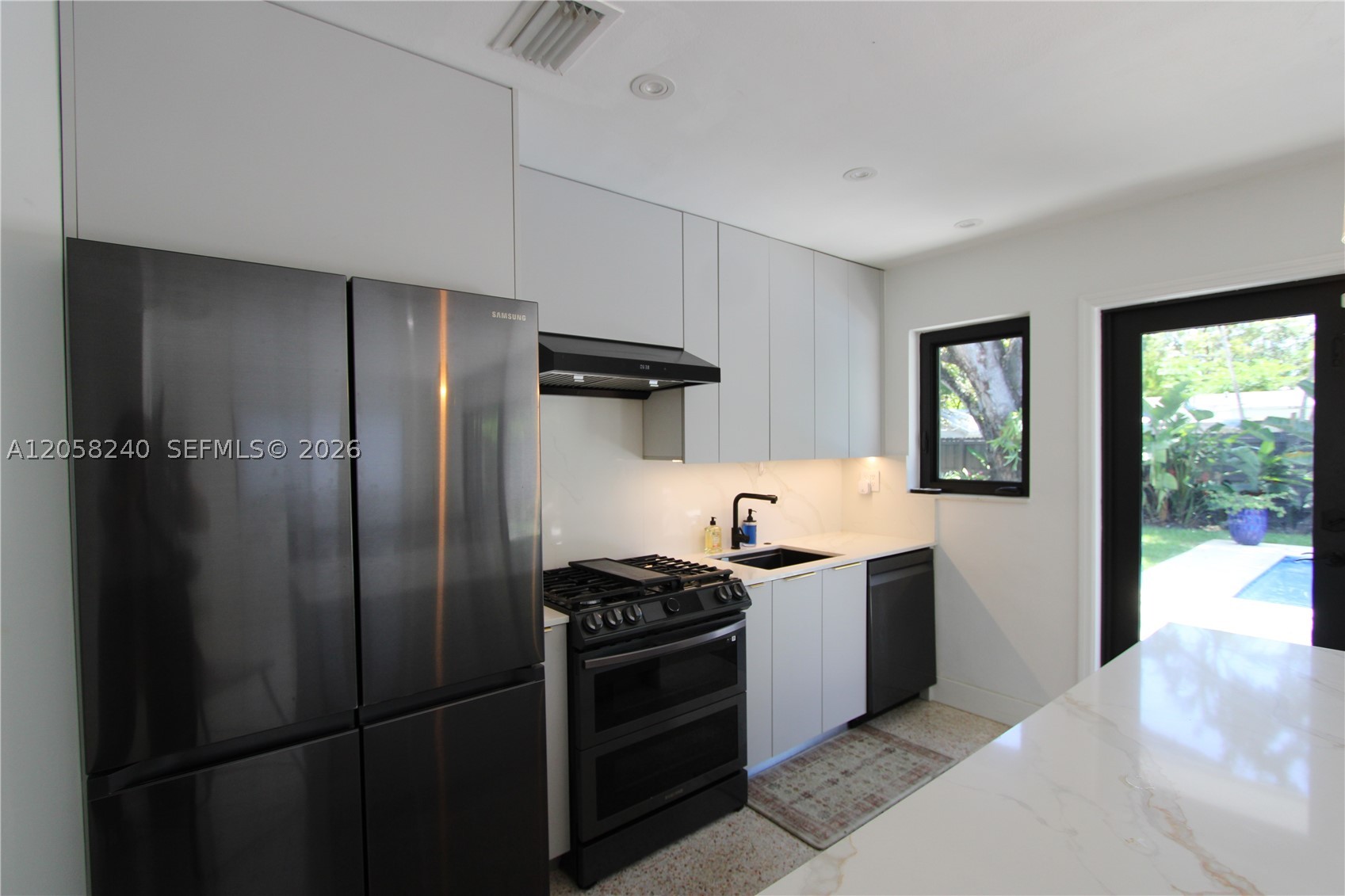 9310 SW 52nd Ter, Miami FL 33165