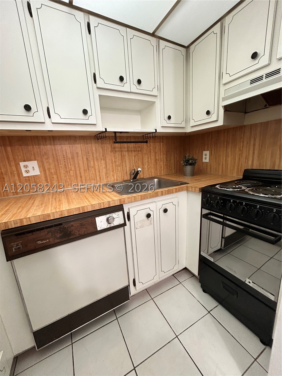 300 NW 42nd Ave #109, Miami FL 33126