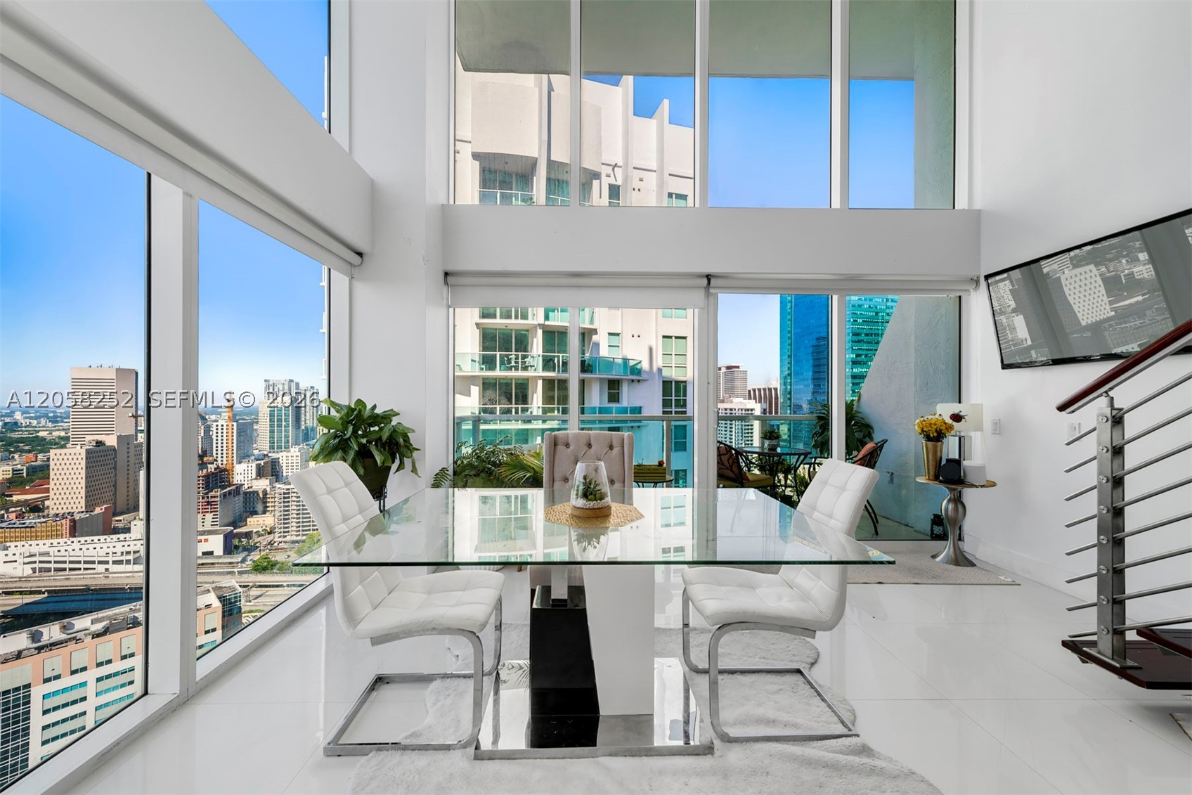 41 SE 5th St #2117, Miami FL 33131