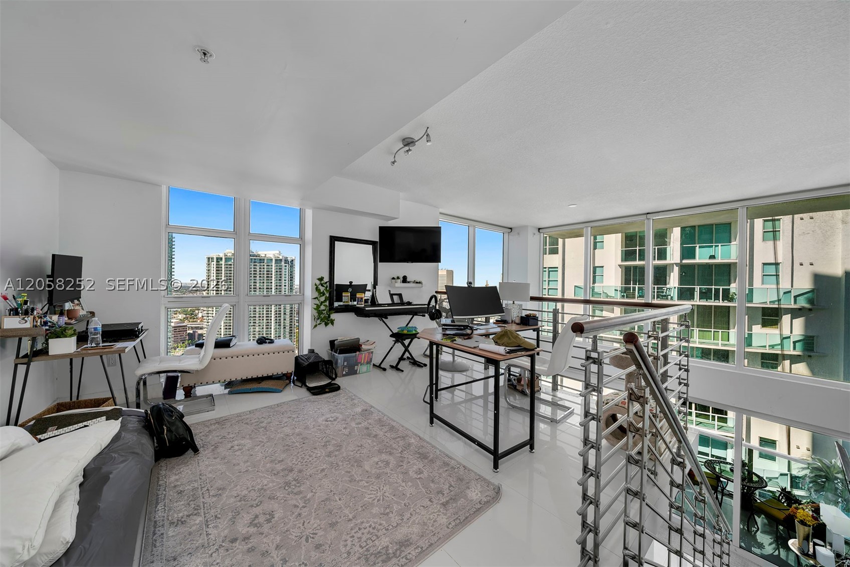 41 SE 5th St #2117, Miami FL 33131