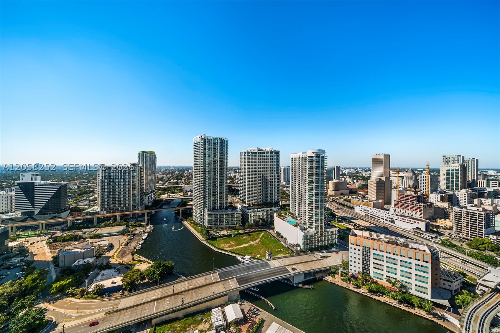 41 SE 5th St #2117, Miami FL 33131
