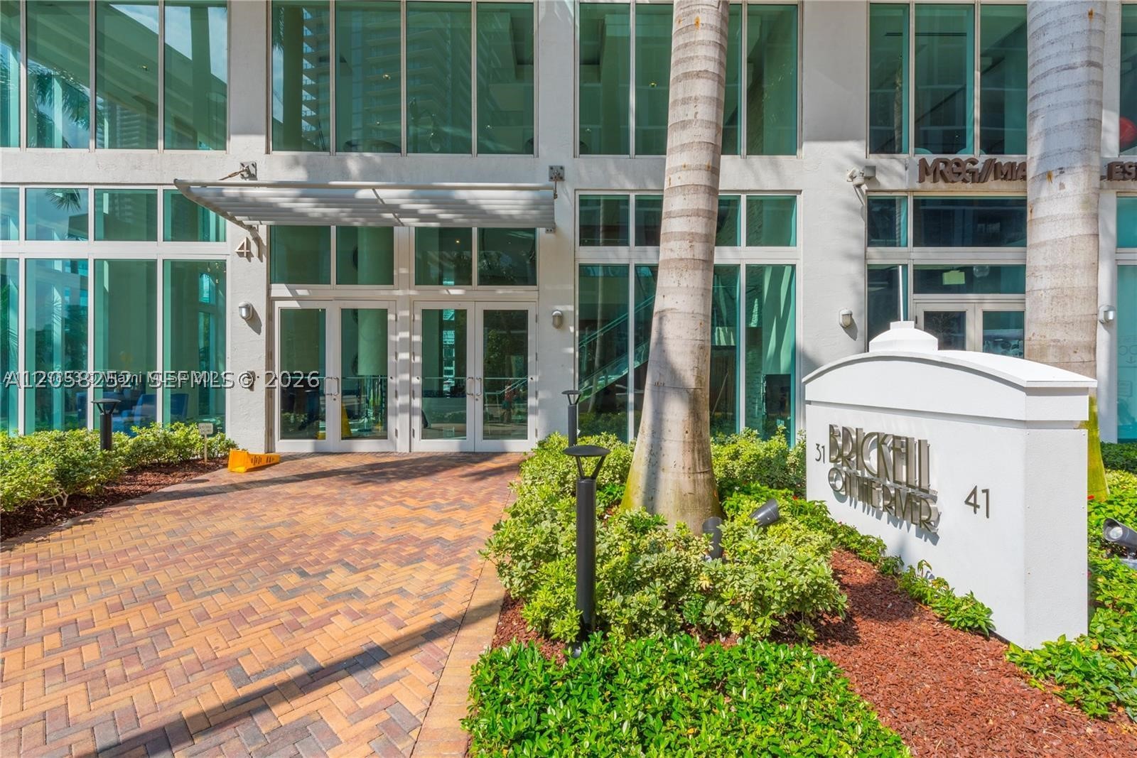 41 SE 5th St #2117, Miami FL 33131
