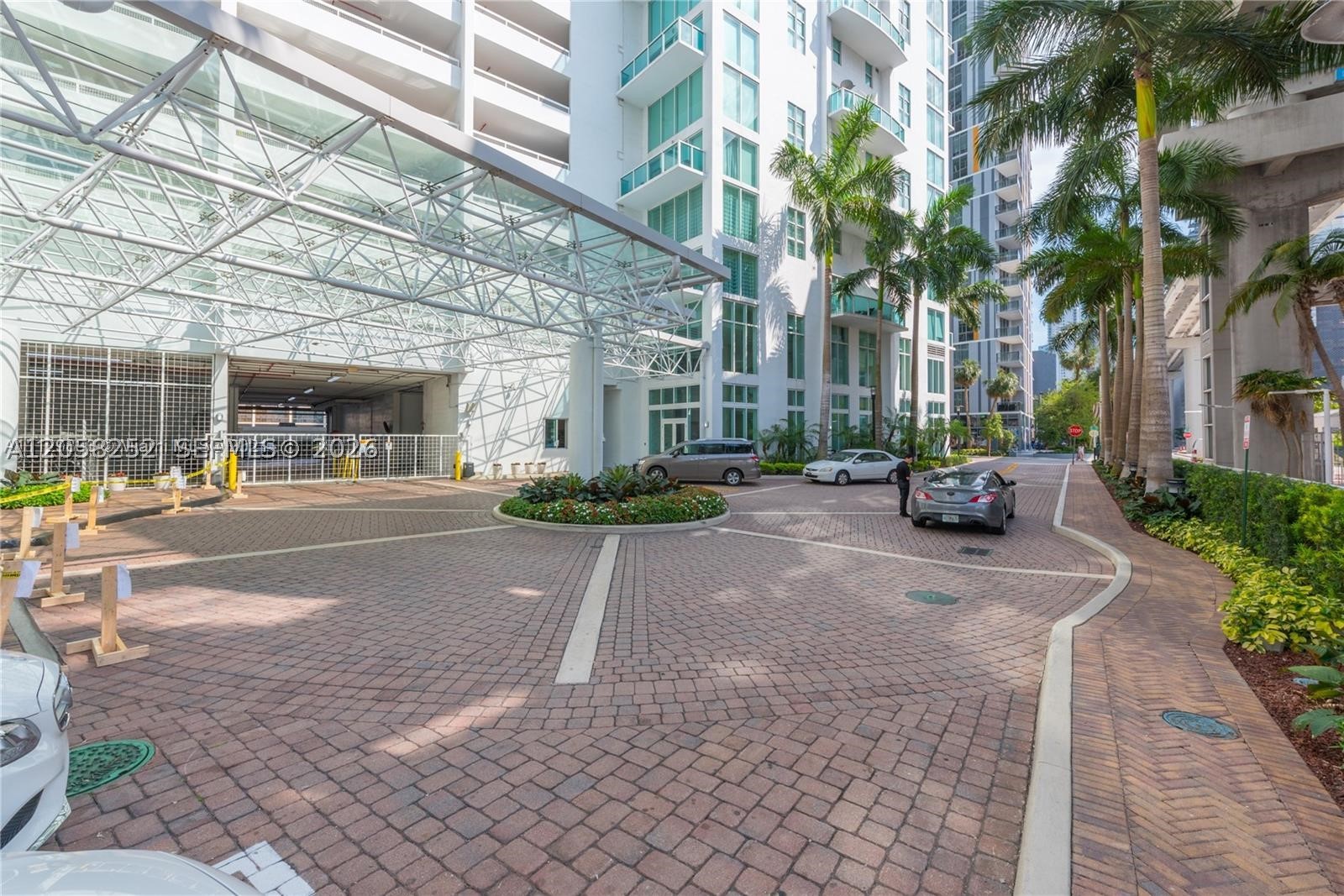41 SE 5th St #2117, Miami FL 33131