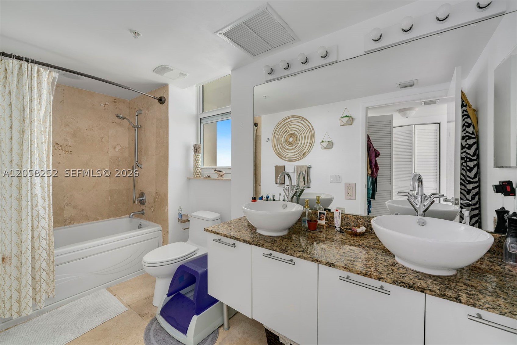 41 SE 5th St #2117, Miami FL 33131