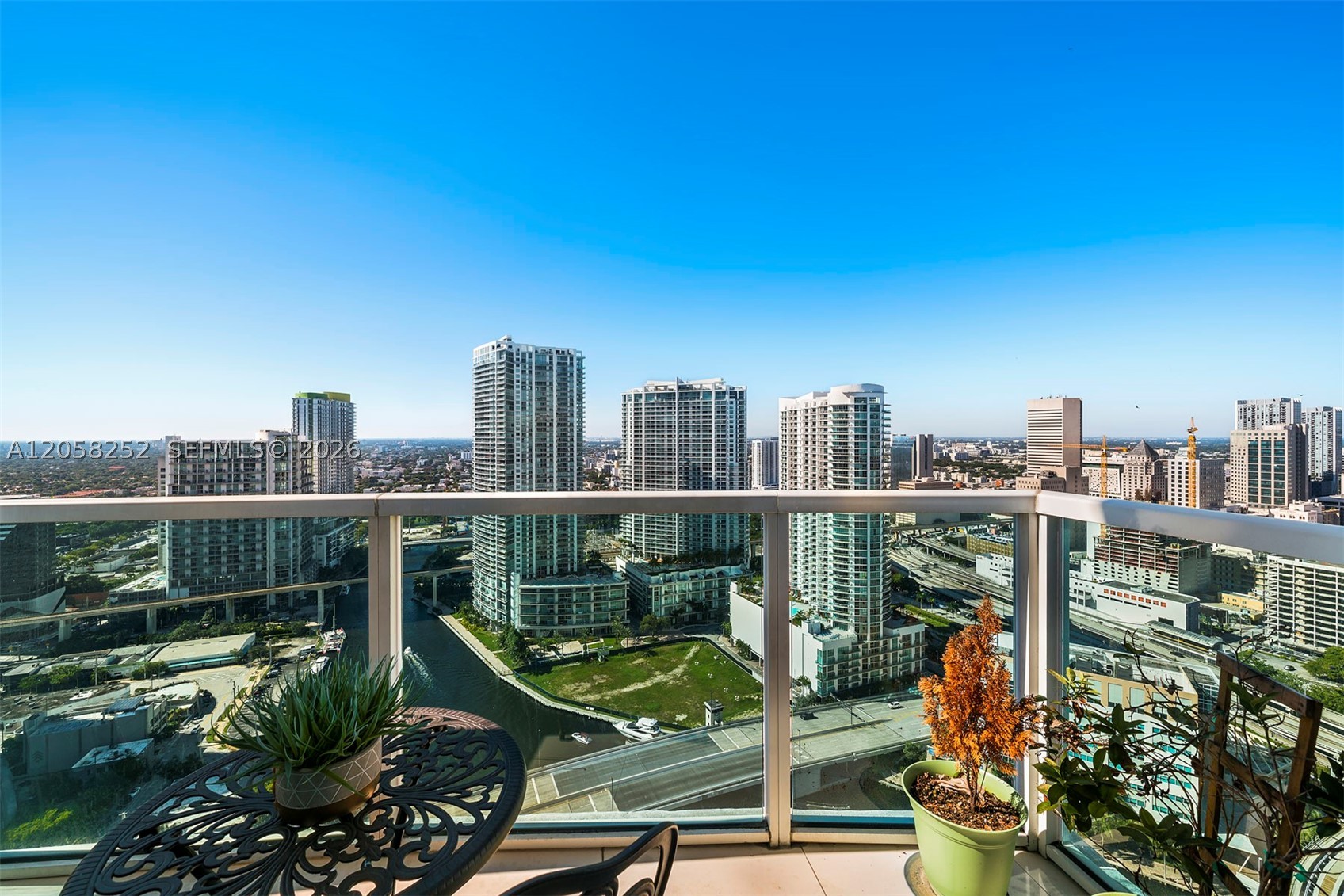 41 SE 5th St #2117, Miami FL 33131