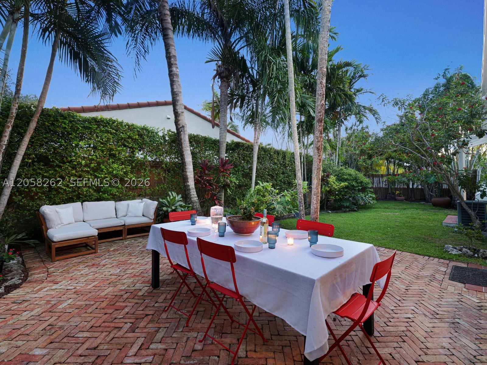 830 NE 83rd St, Miami FL 33138