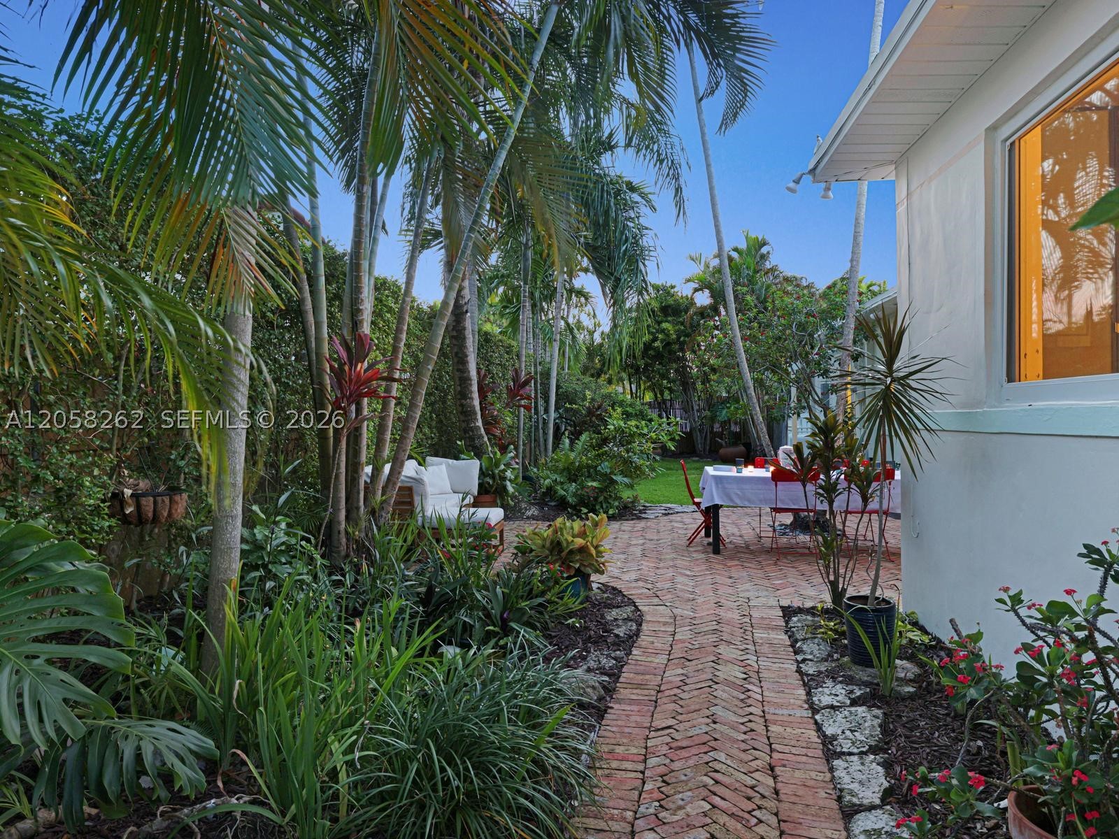 830 NE 83rd St, Miami FL 33138