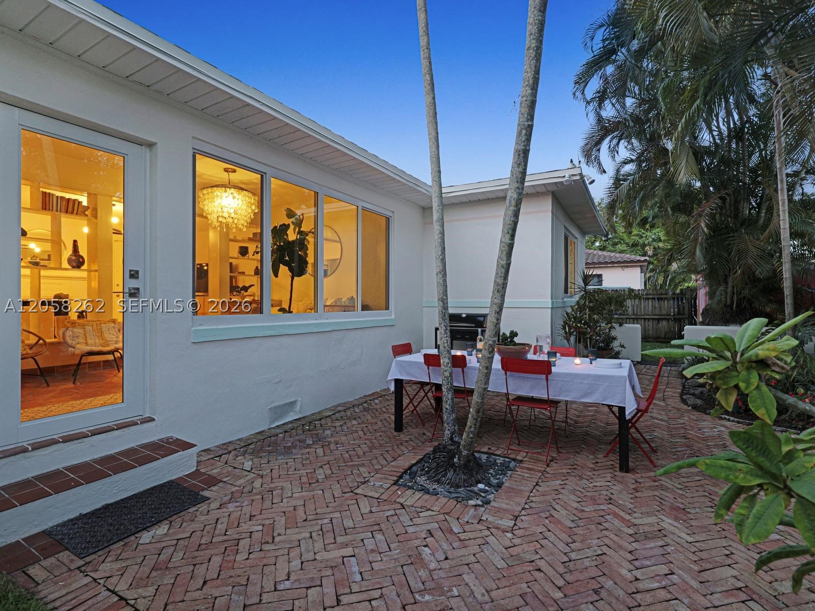 830 NE 83rd St, Miami FL 33138