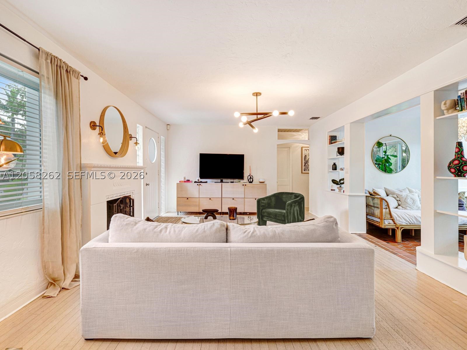 830 NE 83rd St, Miami FL 33138