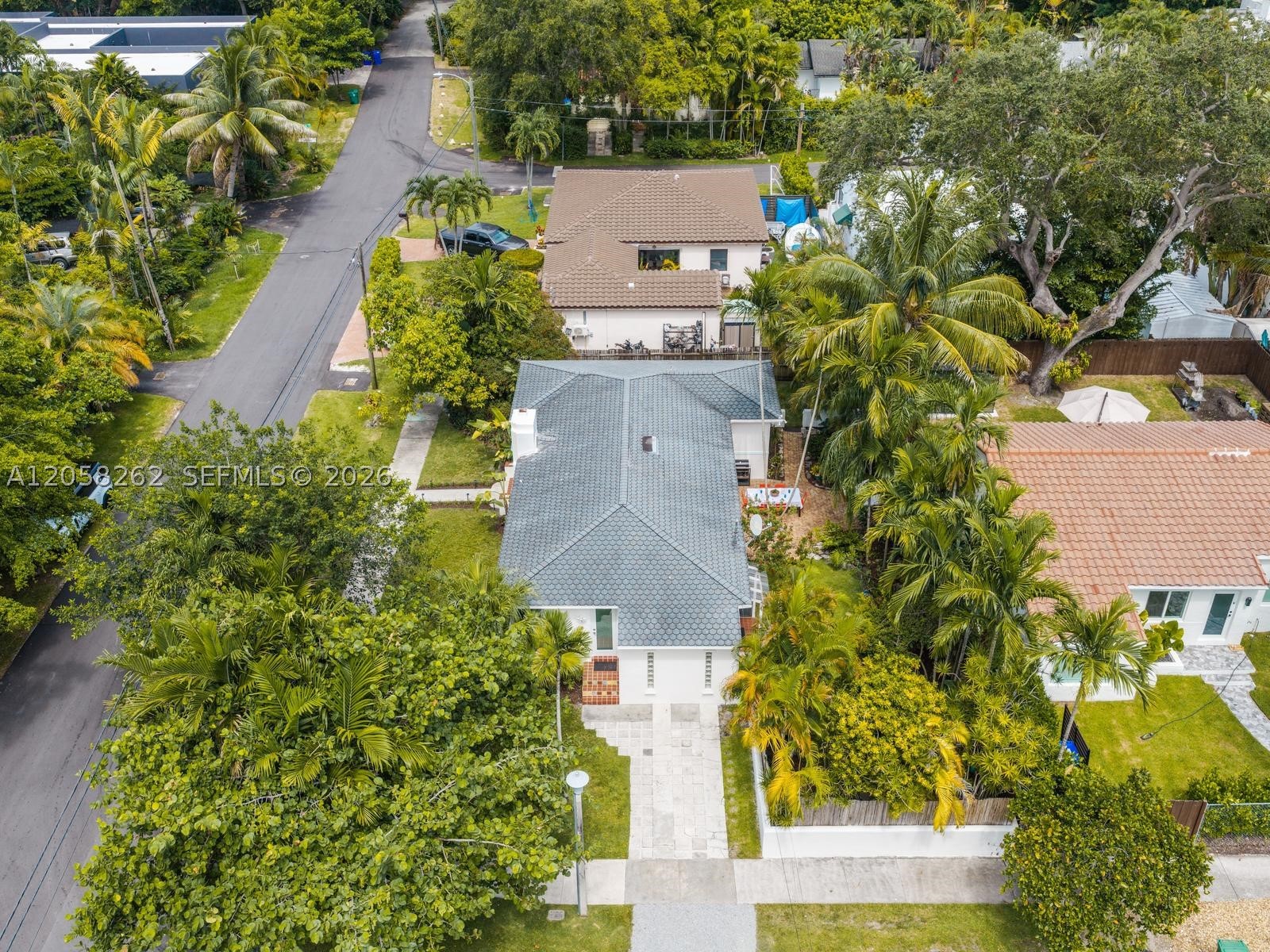 830 NE 83rd St, Miami FL 33138