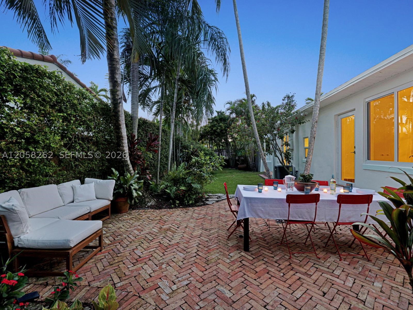 830 NE 83rd St, Miami FL 33138