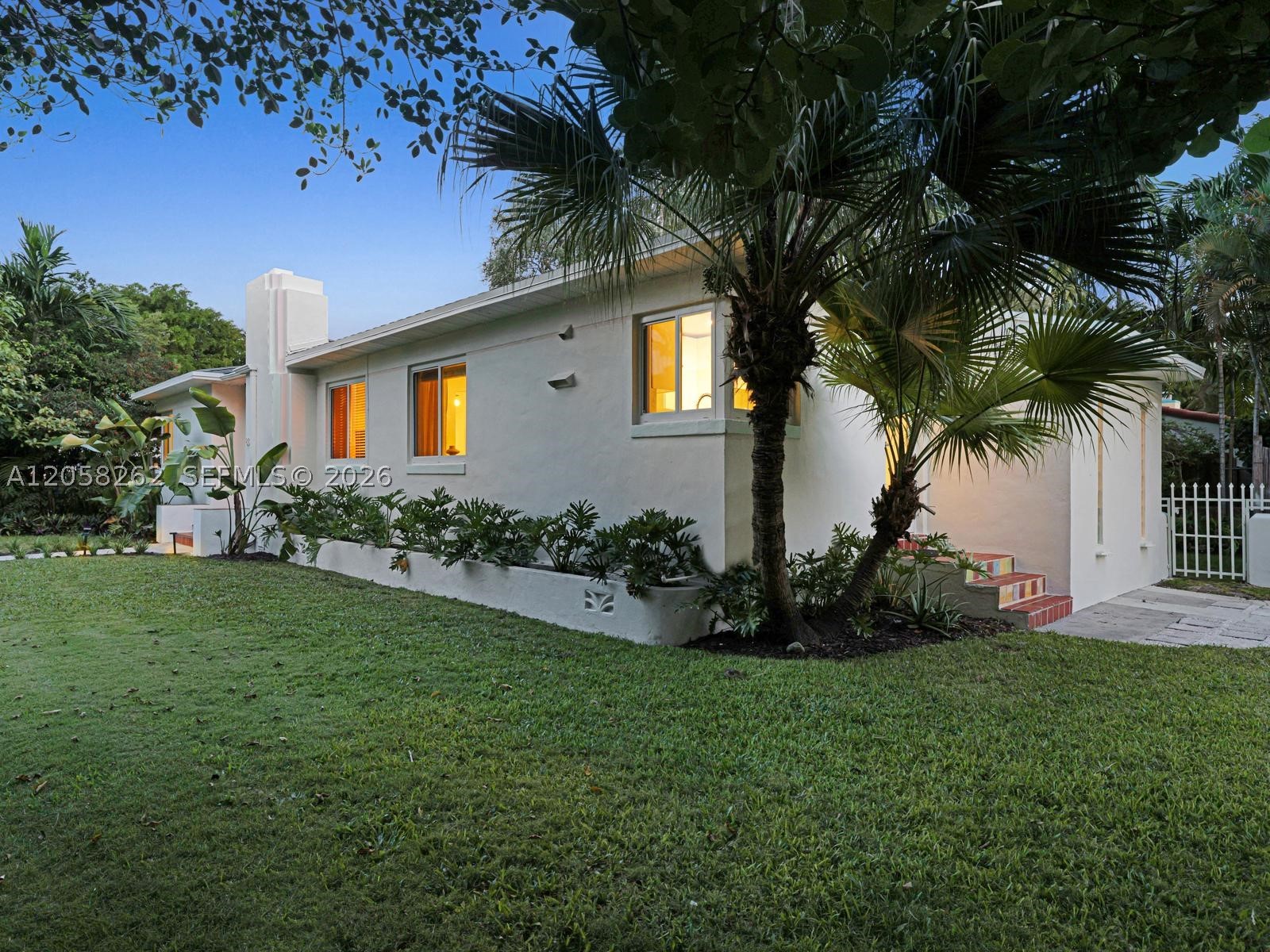 830 NE 83rd St, Miami FL 33138