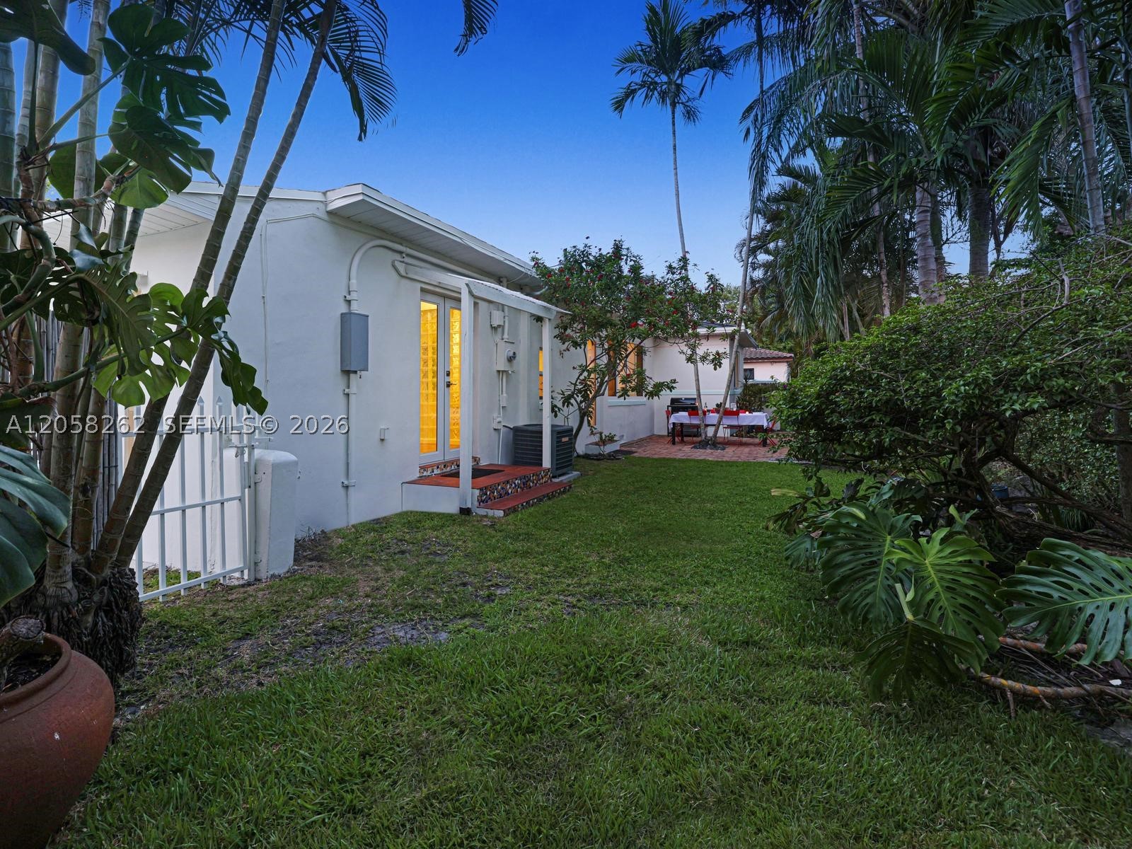 830 NE 83rd St, Miami FL 33138