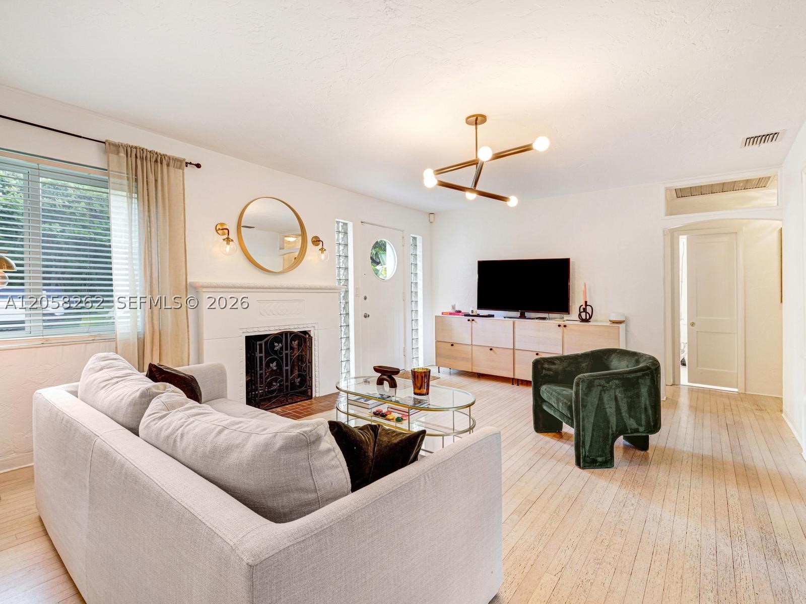 830 NE 83rd St, Miami FL 33138