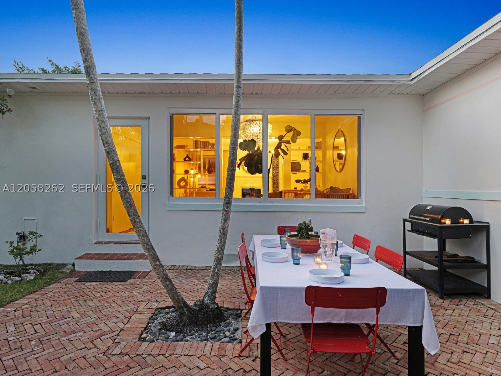 830 NE 83rd St, Miami FL 33138