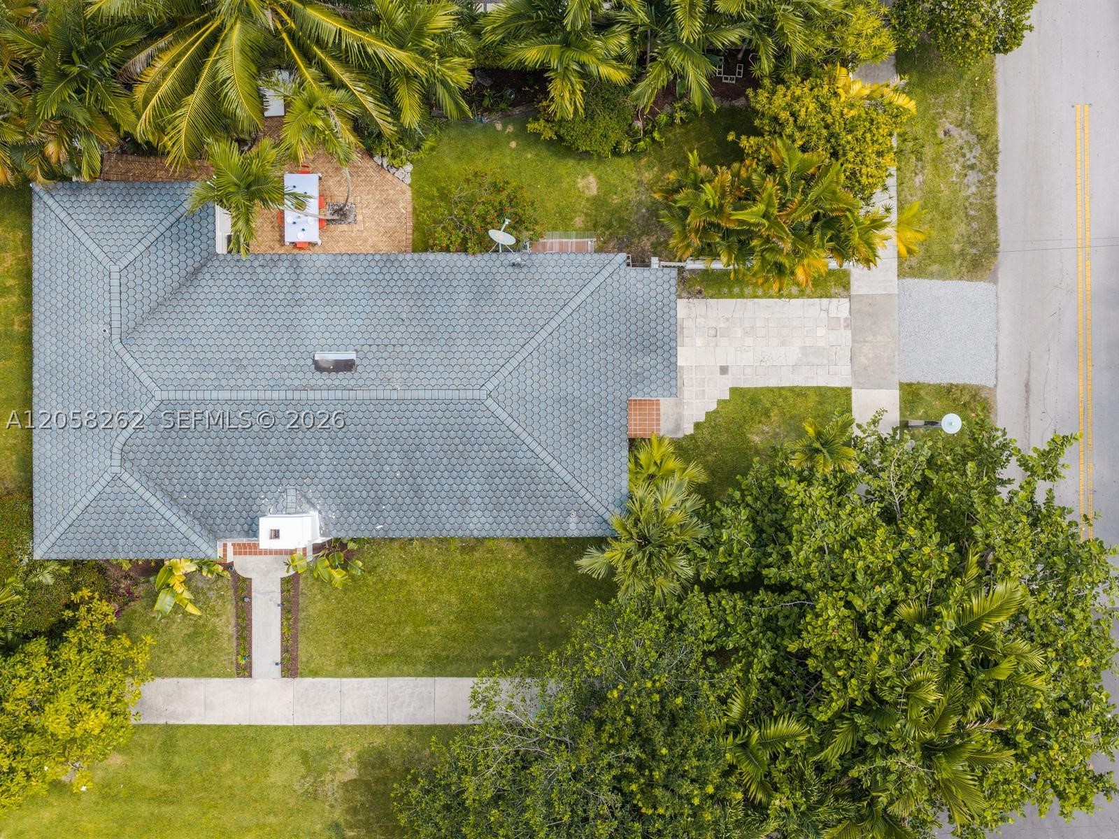 830 NE 83rd St, Miami FL 33138