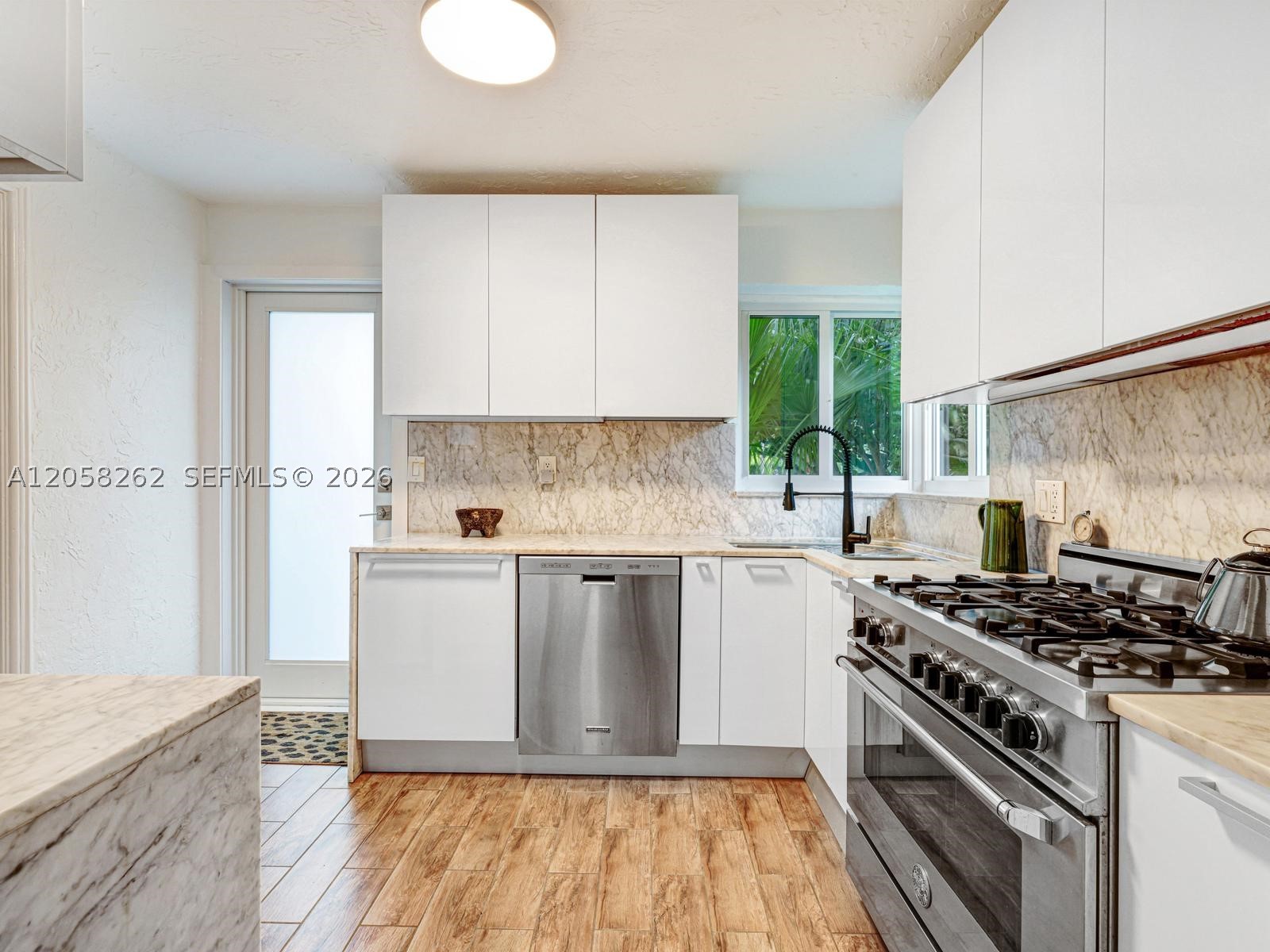 830 NE 83rd St, Miami FL 33138