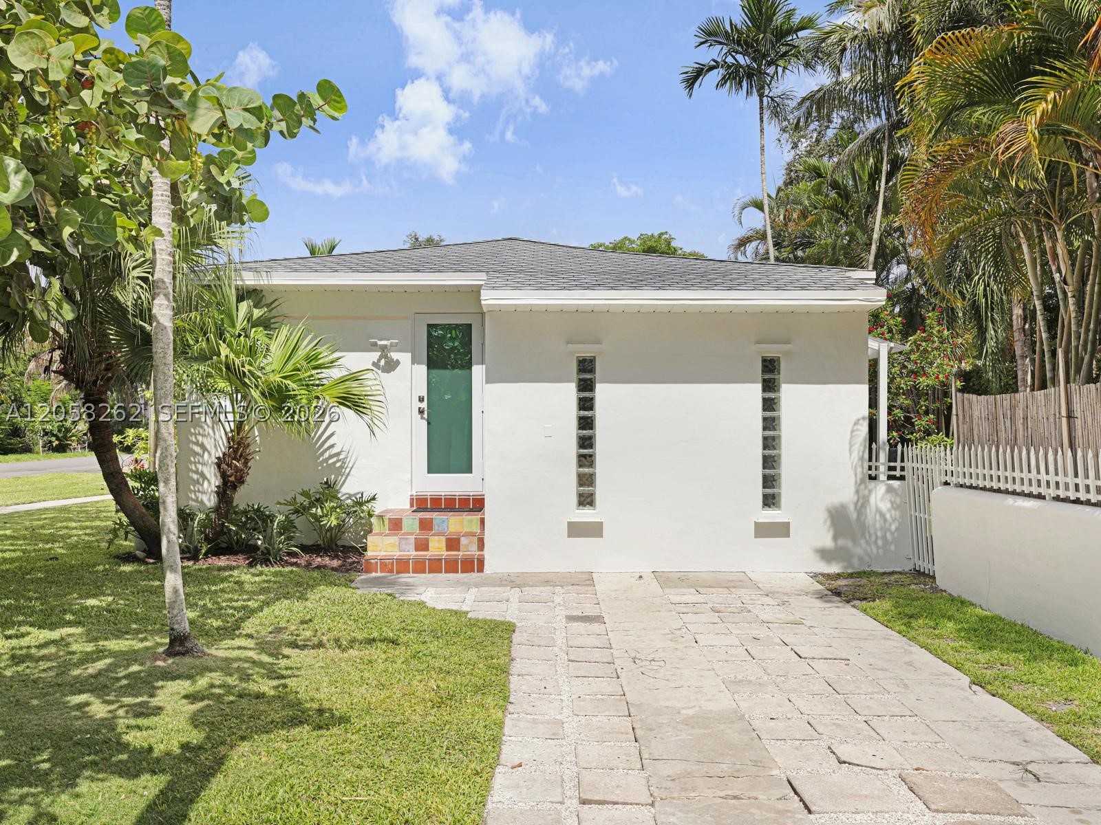 830 NE 83rd St, Miami FL 33138