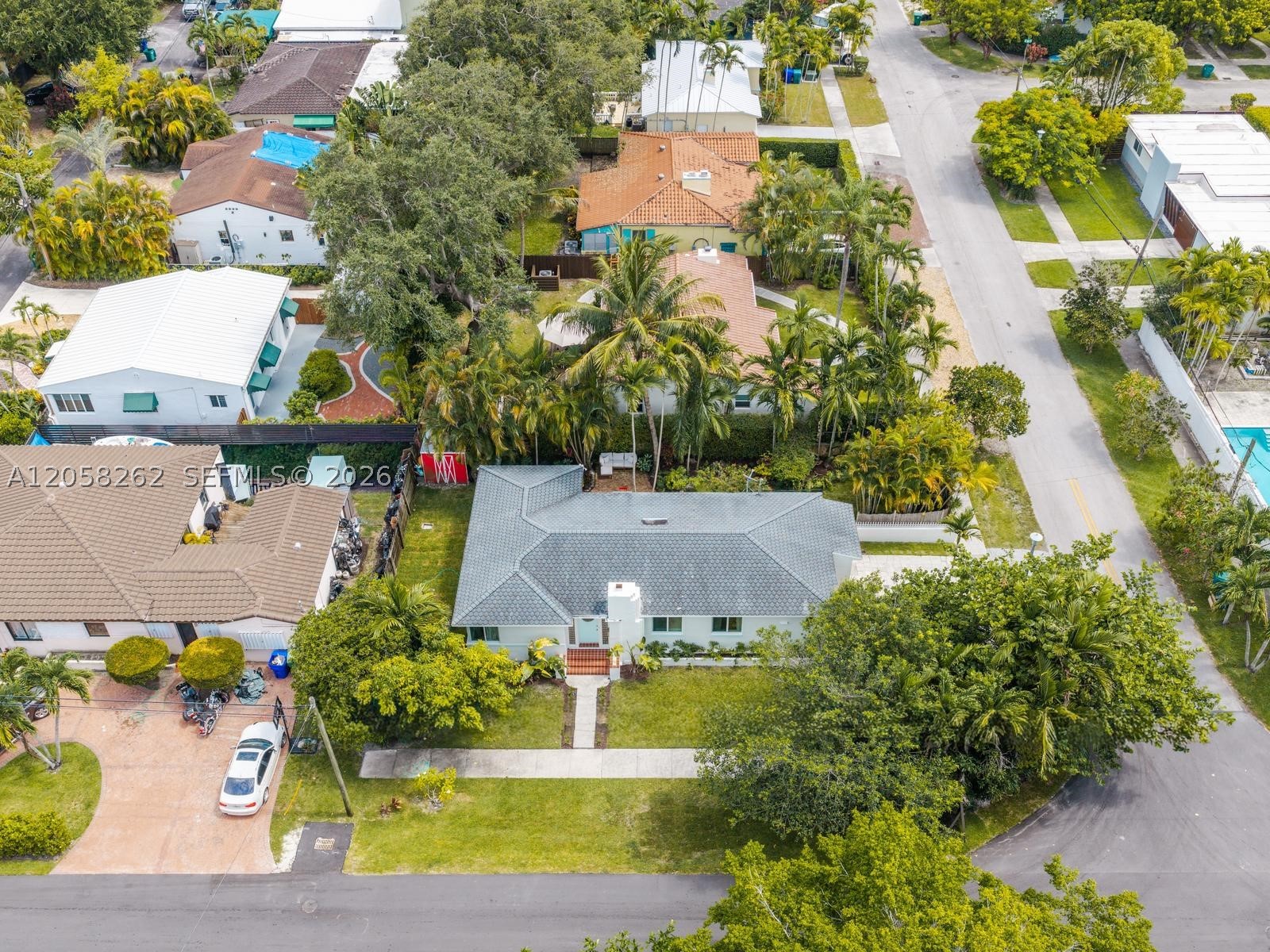 830 NE 83rd St, Miami FL 33138