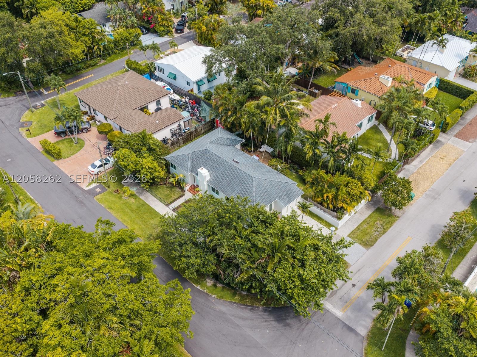 830 NE 83rd St, Miami FL 33138