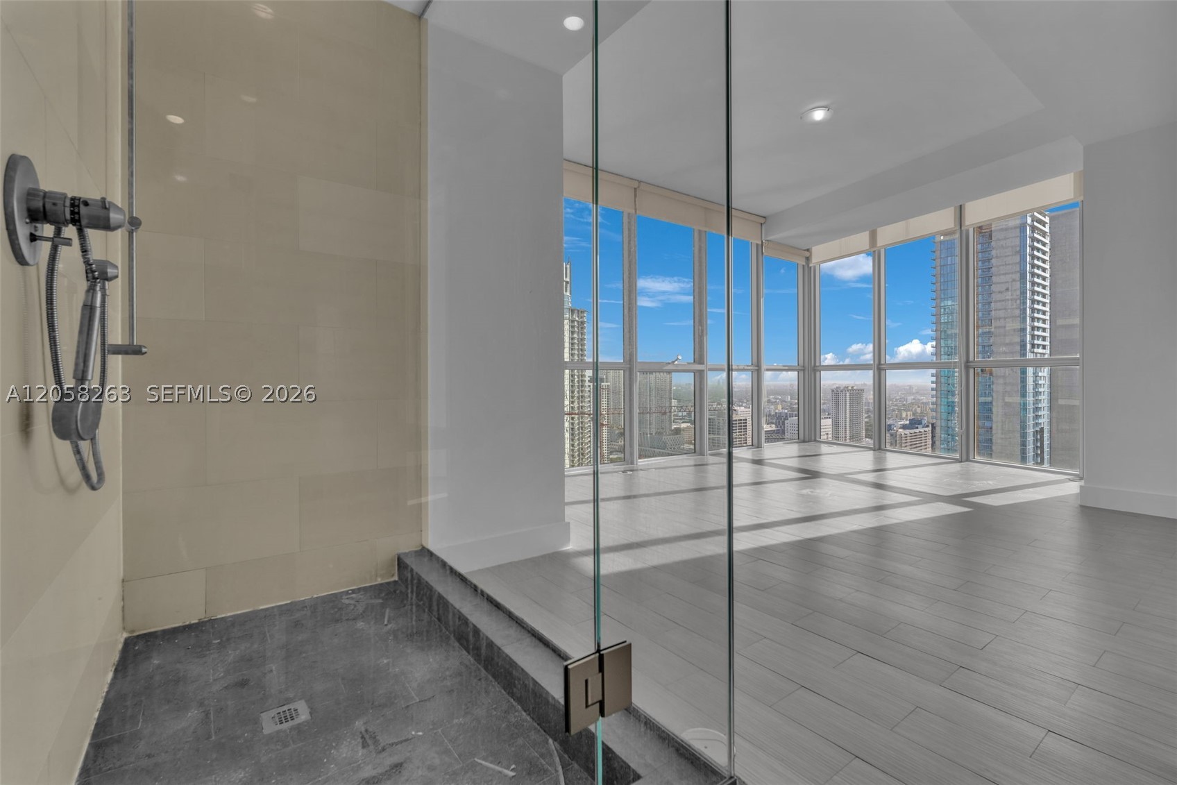 1100 Biscayne Blvd #4308, Miami FL 33132