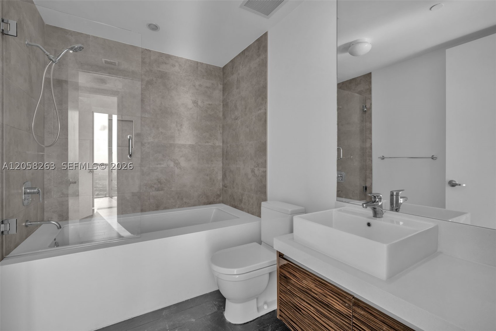 1100 Biscayne Blvd #4308, Miami FL 33132