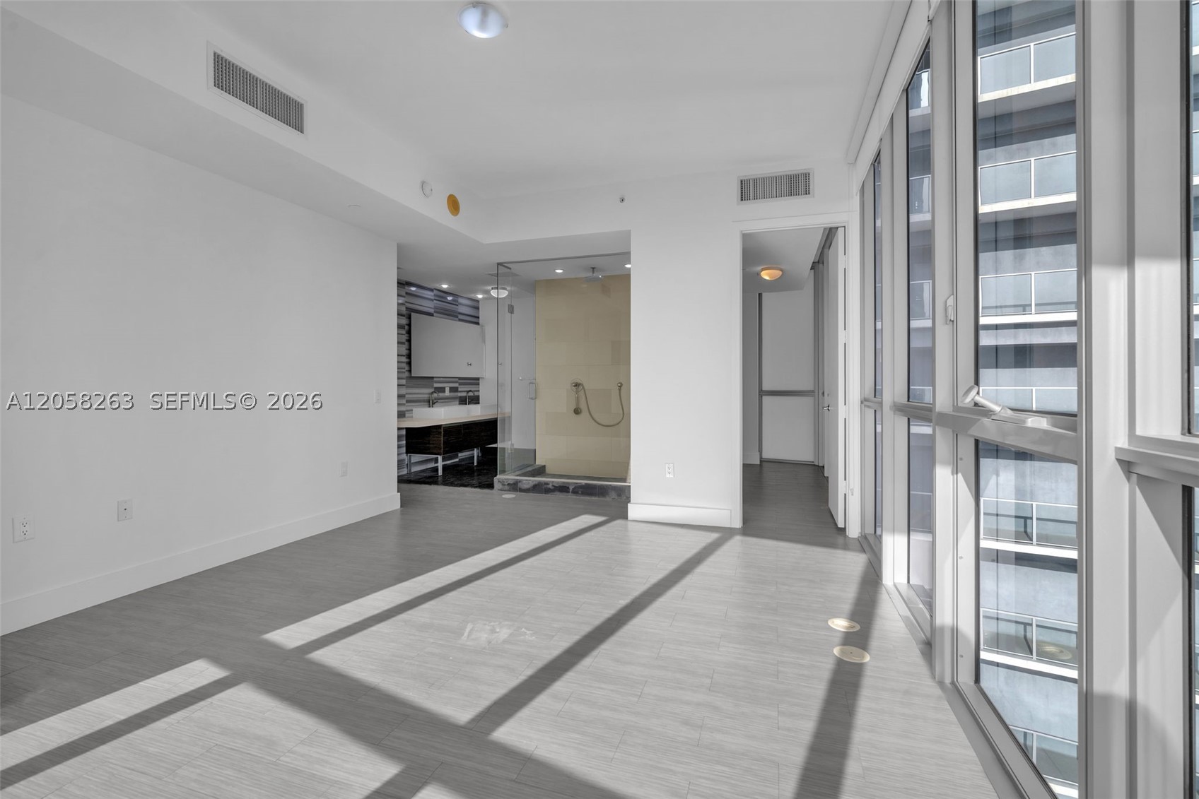1100 Biscayne Blvd #4308, Miami FL 33132