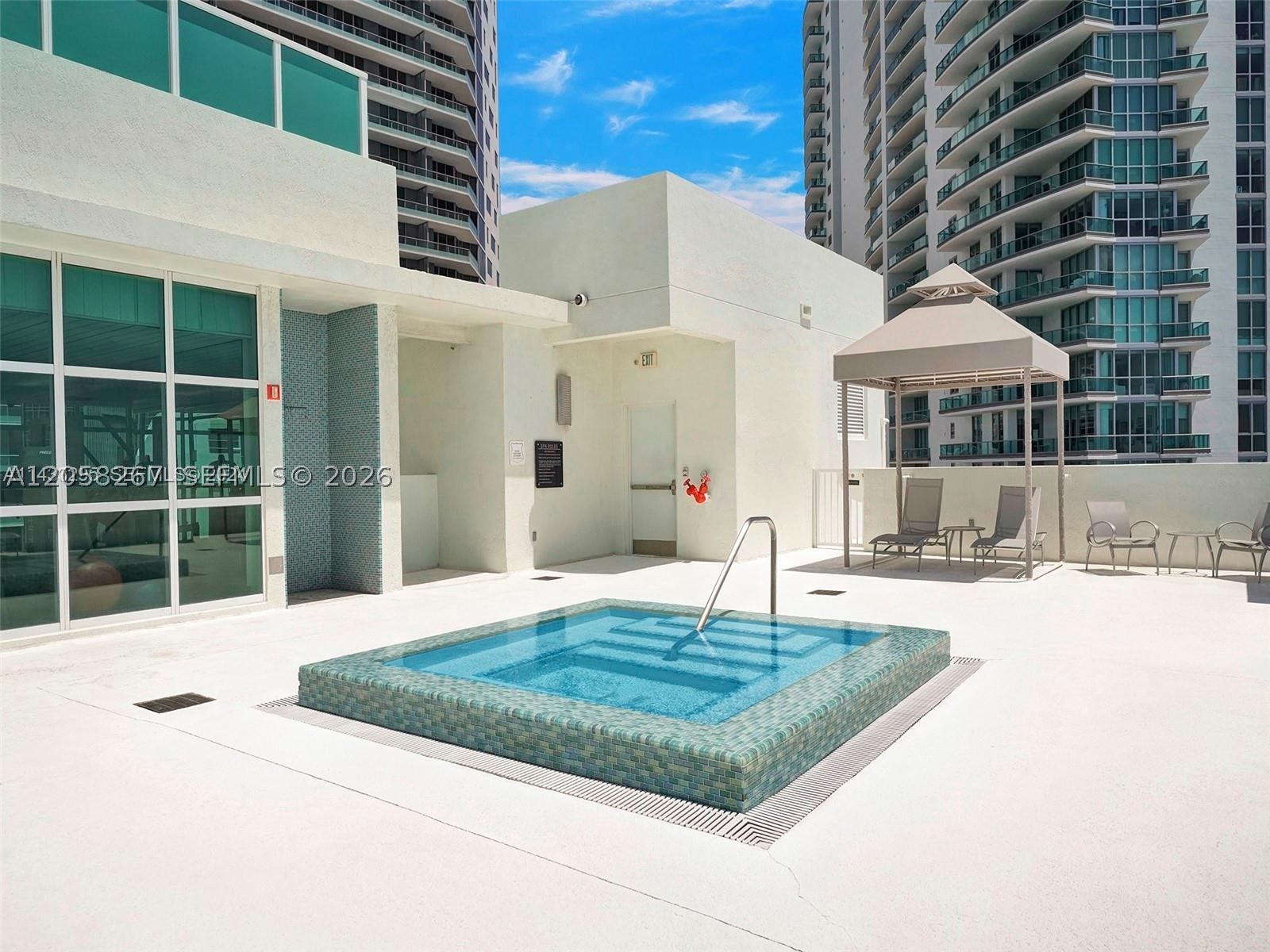 218 SE 14th St #1203, Miami FL 33131