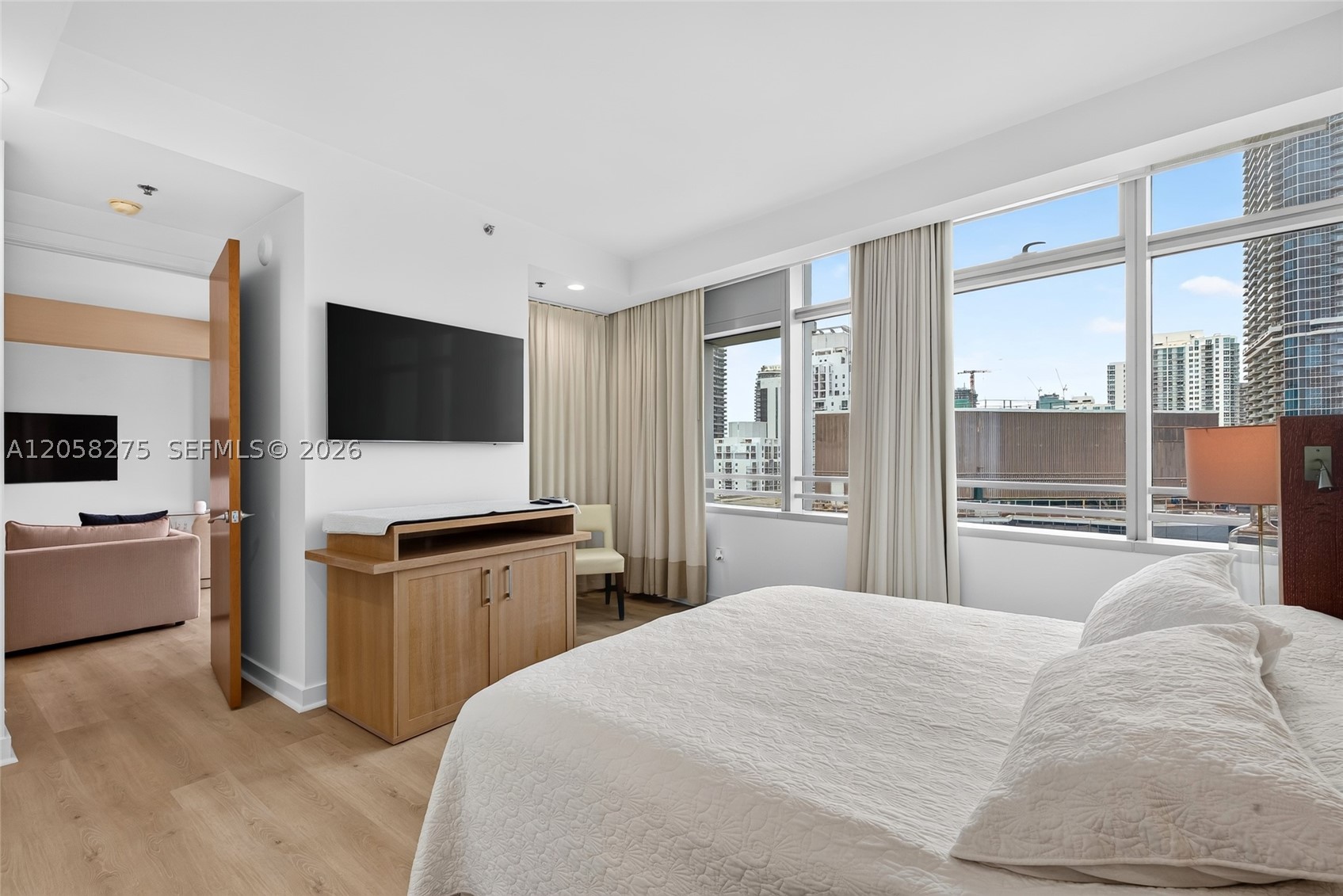 1395 Brickell Ave #2813, Miami FL 33131