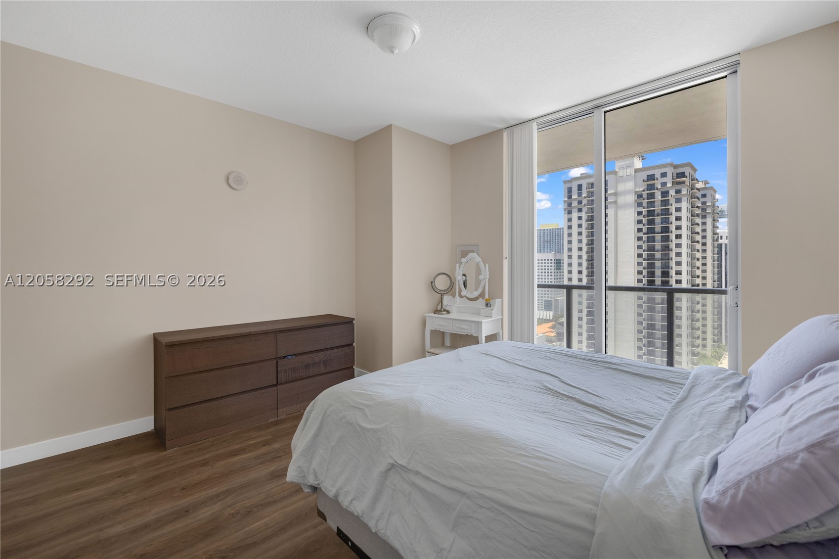 1111 SW 1st Ave #2723N, Miami FL 33130