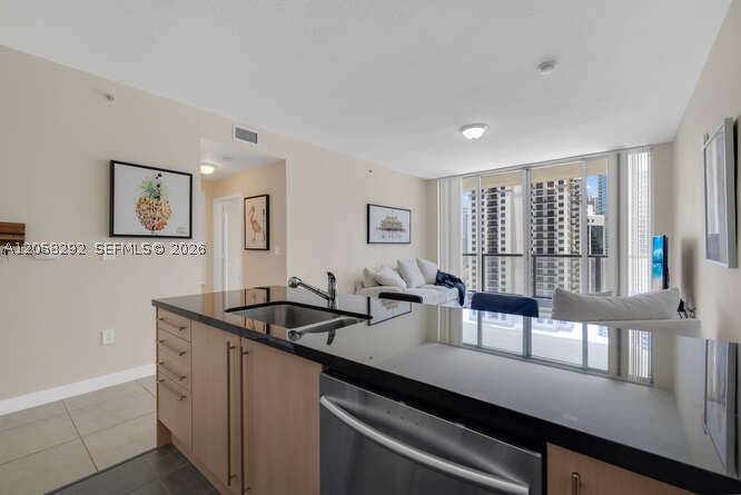 1111 SW 1st Ave #2723N, Miami FL 33130