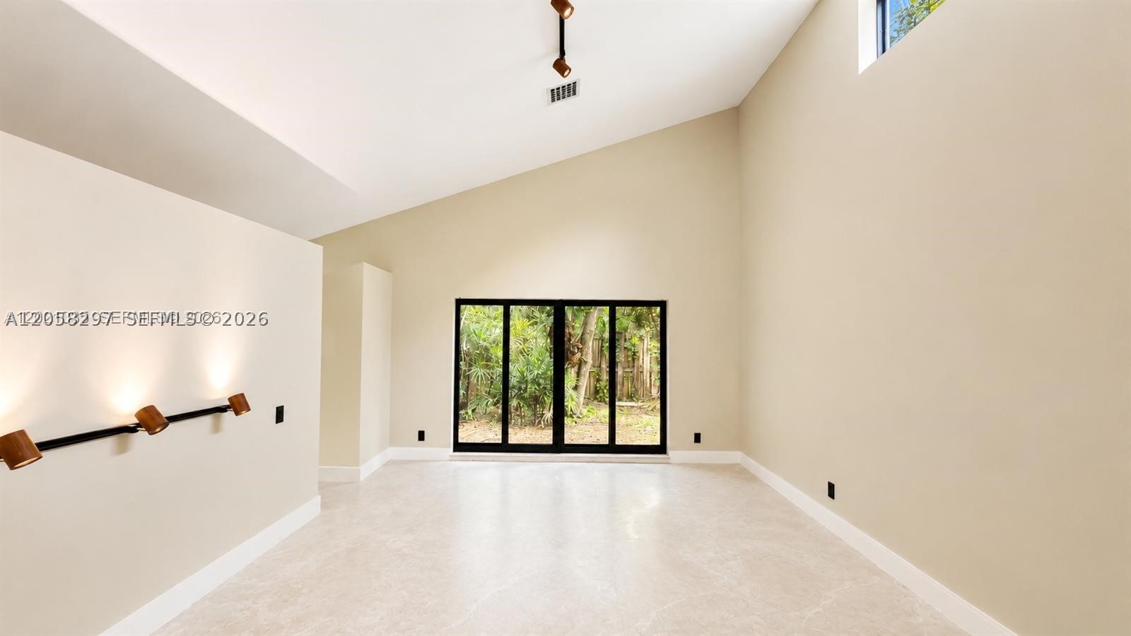 2765 NE 35th Dr, Fort Lauderdale FL 33308