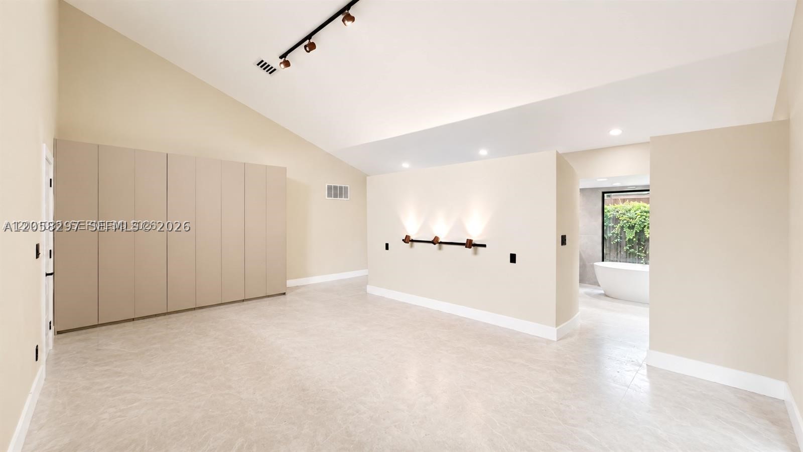 2765 NE 35th Dr, Fort Lauderdale FL 33308