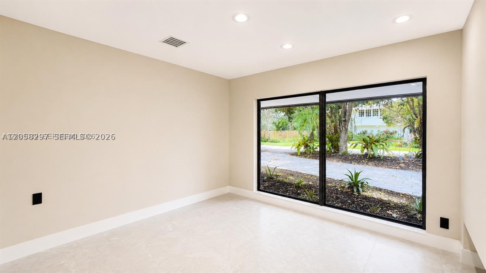 2765 NE 35th Dr, Fort Lauderdale FL 33308