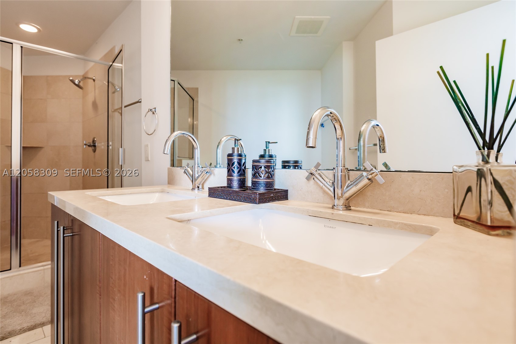 1111 SW 1 AV #1414-N, Miami FL 33130