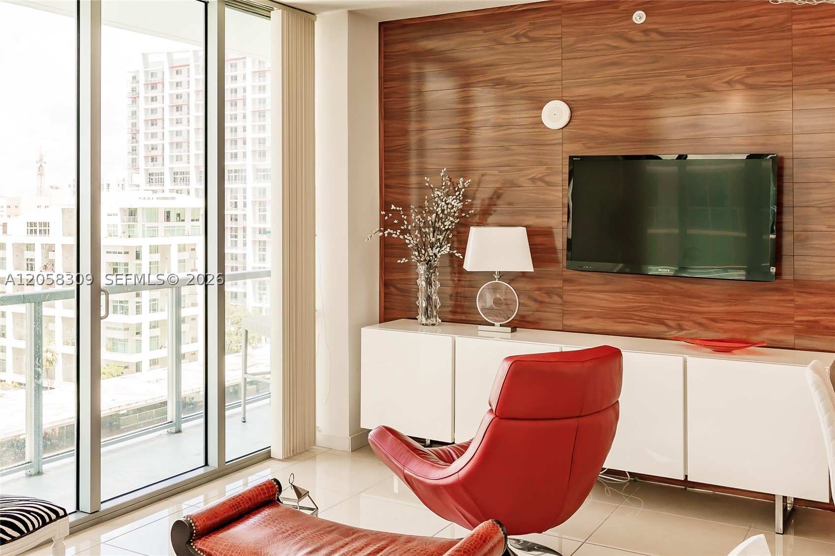 1111 SW 1 AV #1414-N, Miami FL 33130