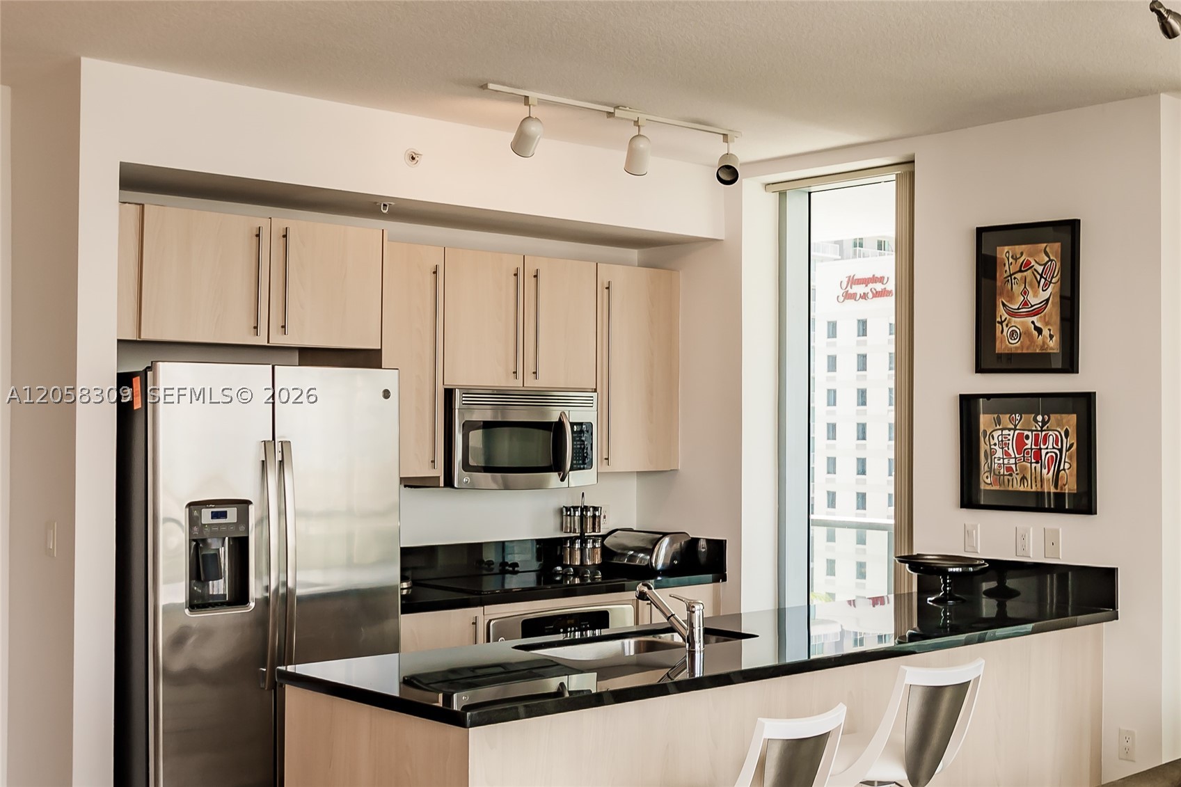 1111 SW 1 AV #1414-N, Miami FL 33130