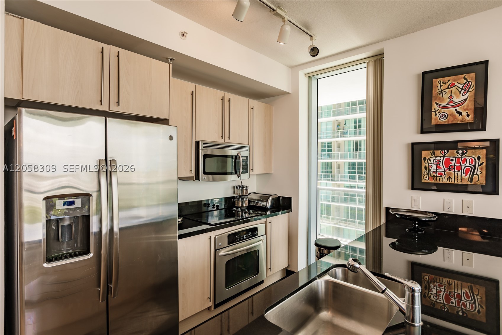 1111 SW 1 AV #1414-N, Miami FL 33130