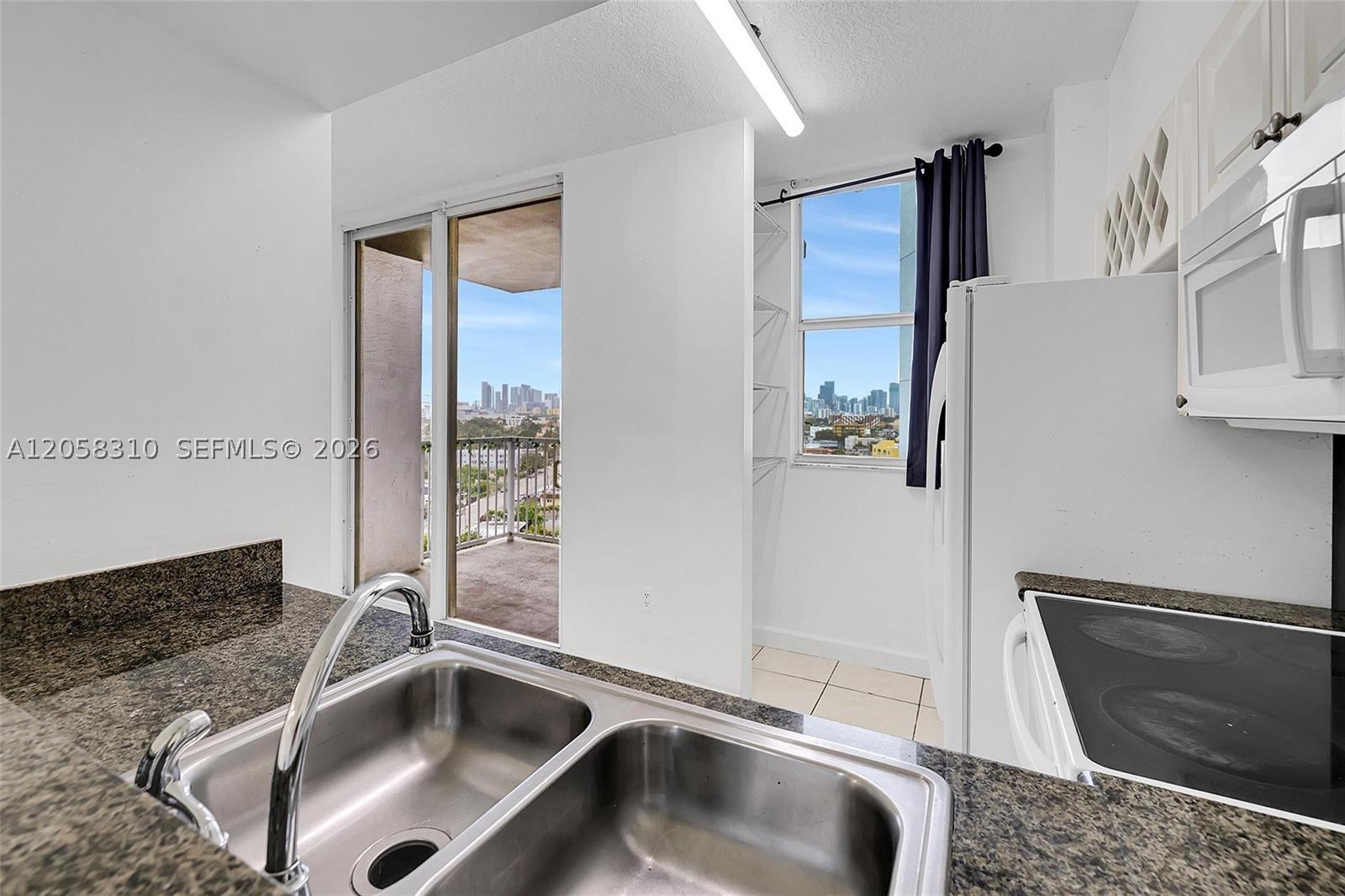 1 Glen Royal Pkwy #1010, Miami FL 33125