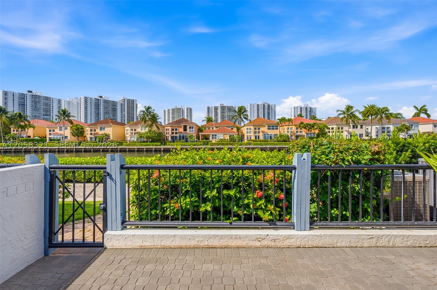 3748 NE 209th Ter, Aventura FL 33180
