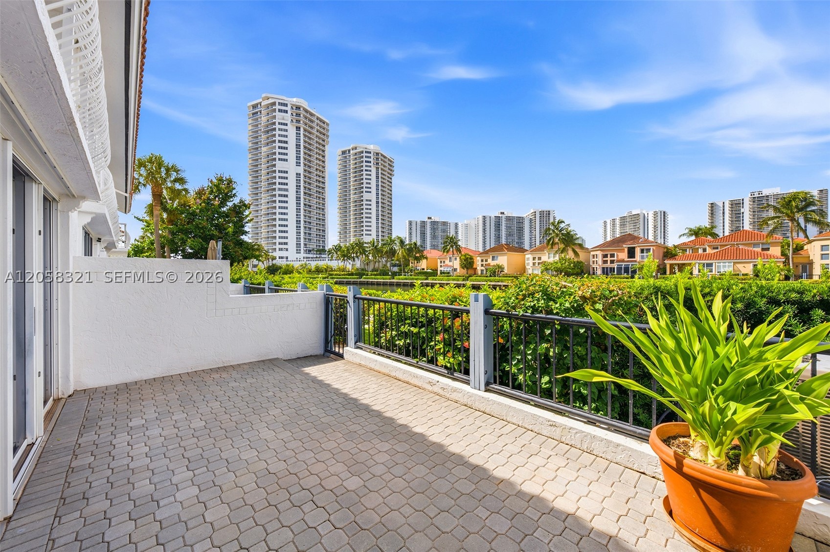 3748 NE 209th Ter, Aventura FL 33180