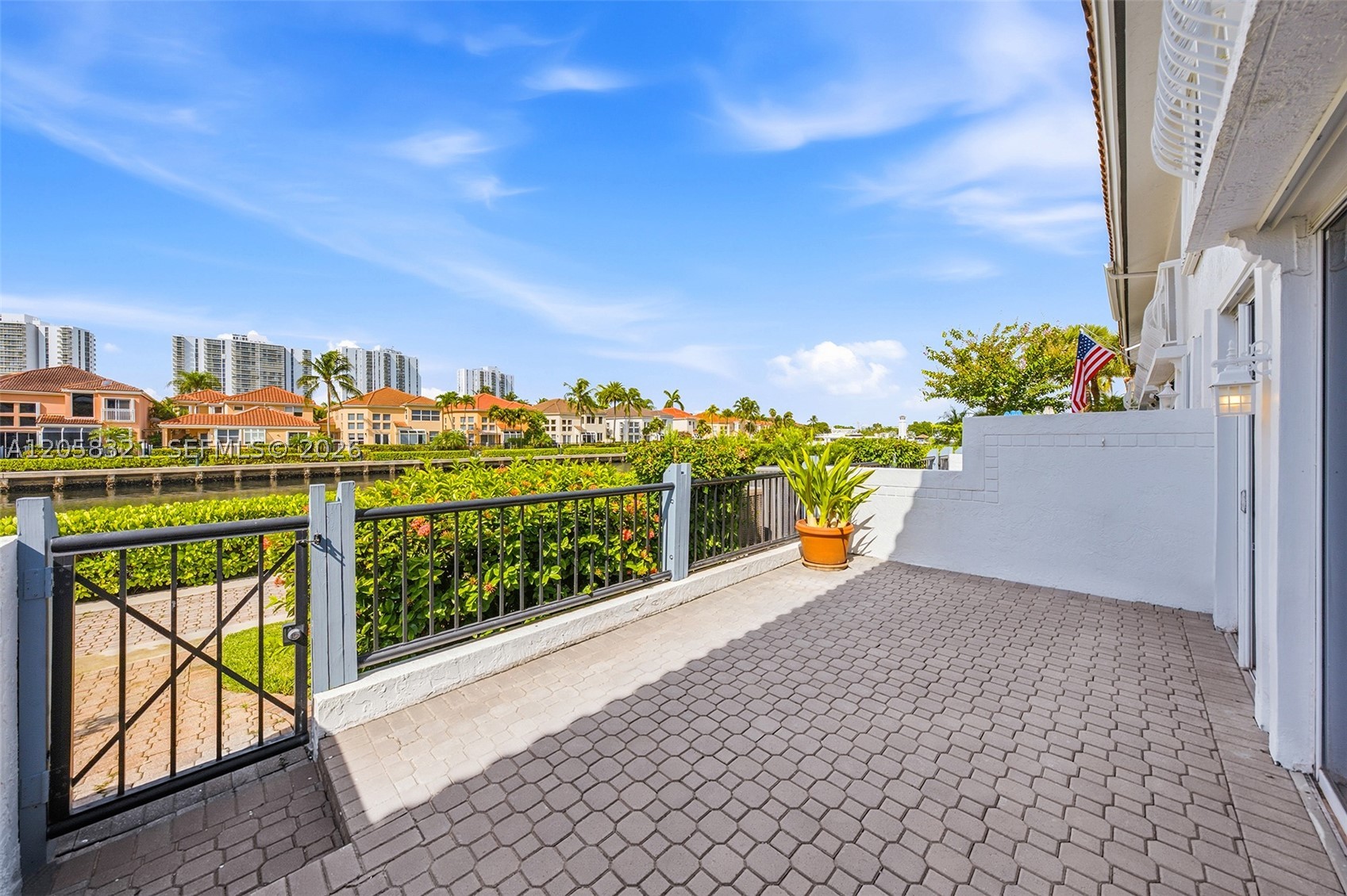 3748 NE 209th Ter, Aventura FL 33180