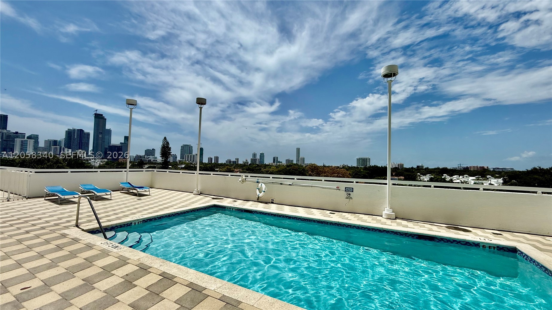 900 SW 8th St #1501, Miami FL 33130